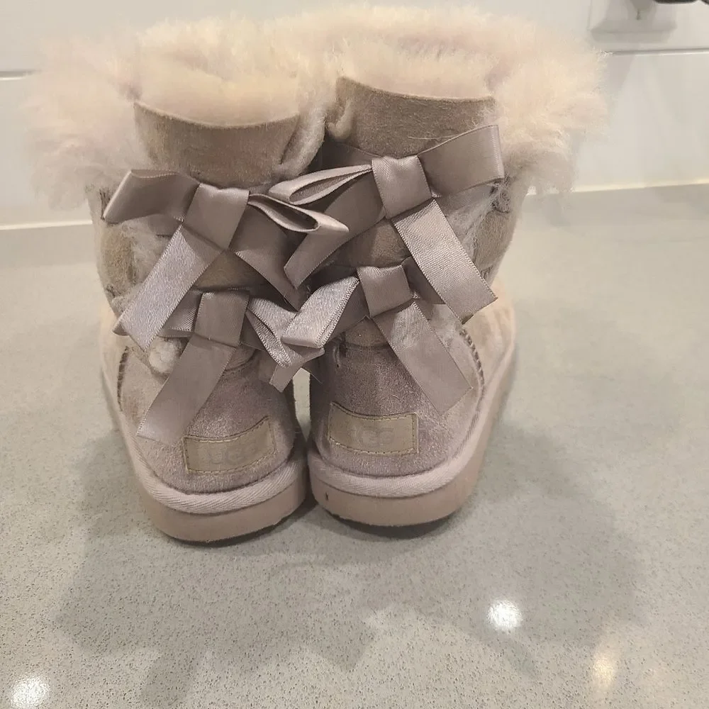 UGG Boots Light Tan With Bows